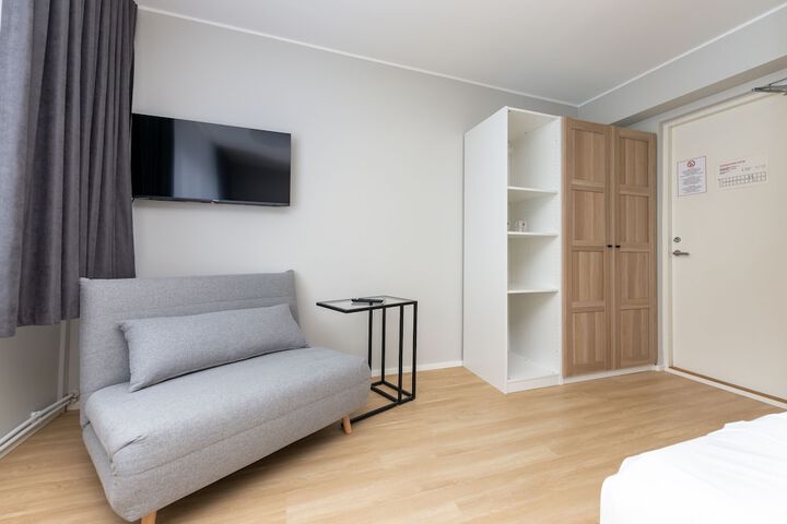 Room 4 of 14