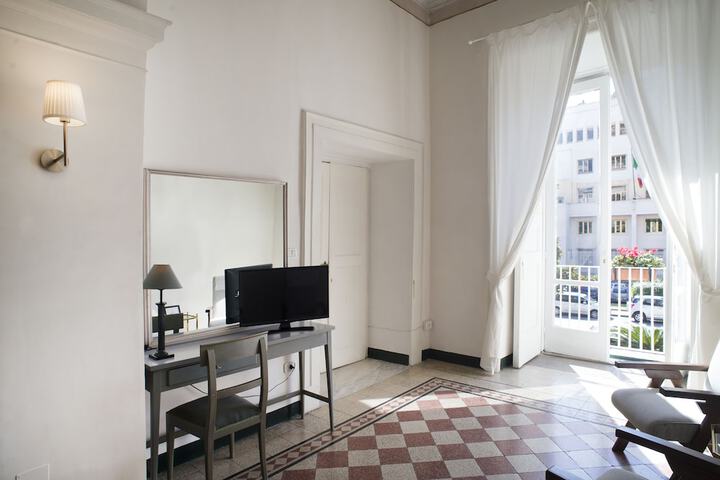Room 19 of 33
