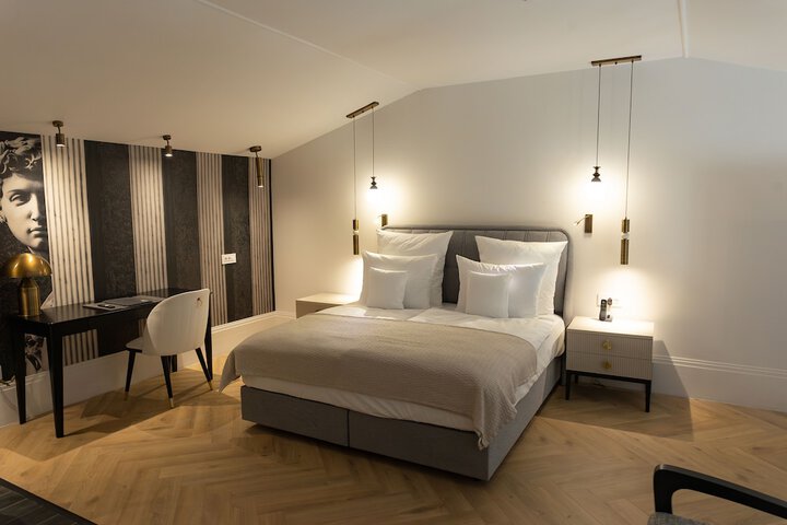 Room 12 of 45