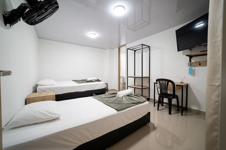 Room 32 of 122