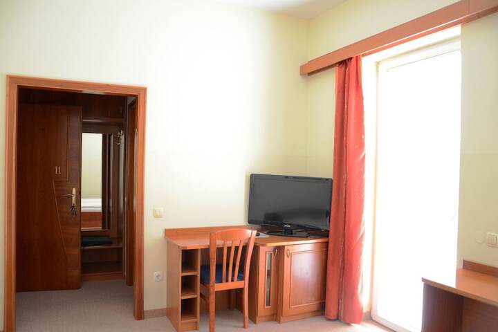 Room 37 of 101