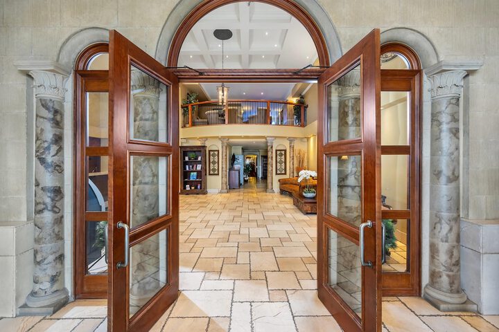 Guest Lobby