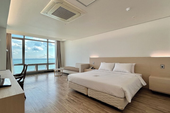 Room 17 of 29