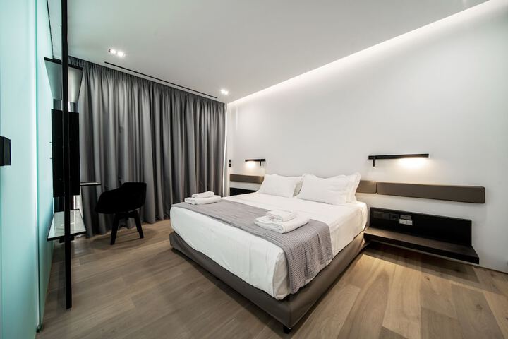 Room 55 of 182