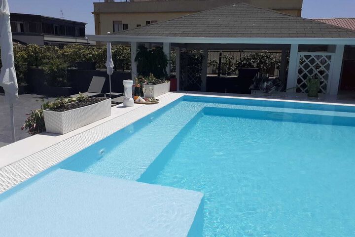 Pool 30 of 48
