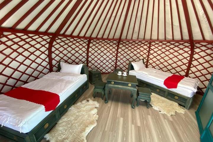 Room 12 of 26