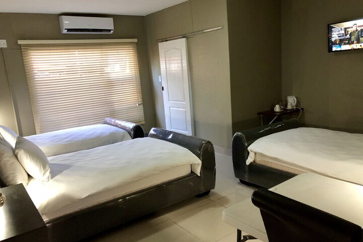 Room 15 of 48