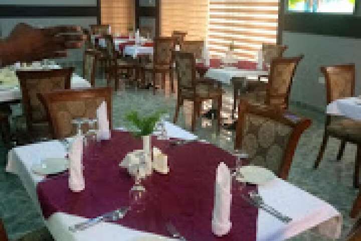 Dining 35 of 40