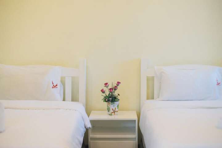 Room 27 of 65