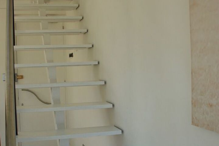 Room 10 of 84
