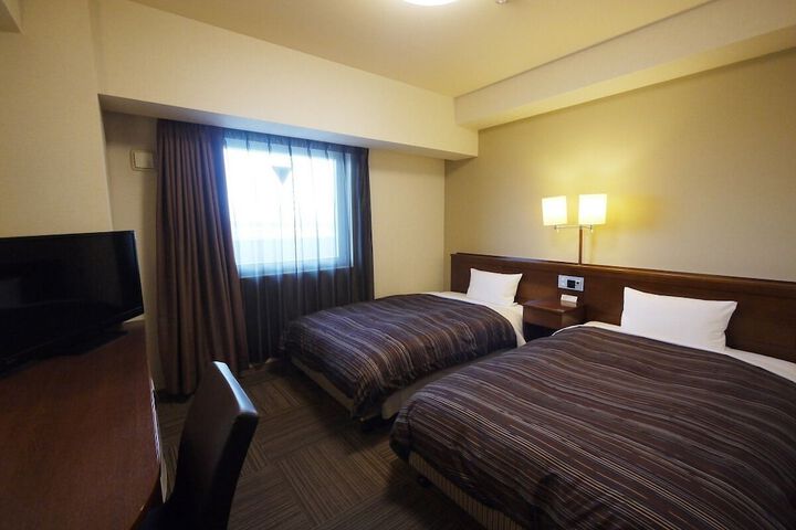 Room 11 of 29