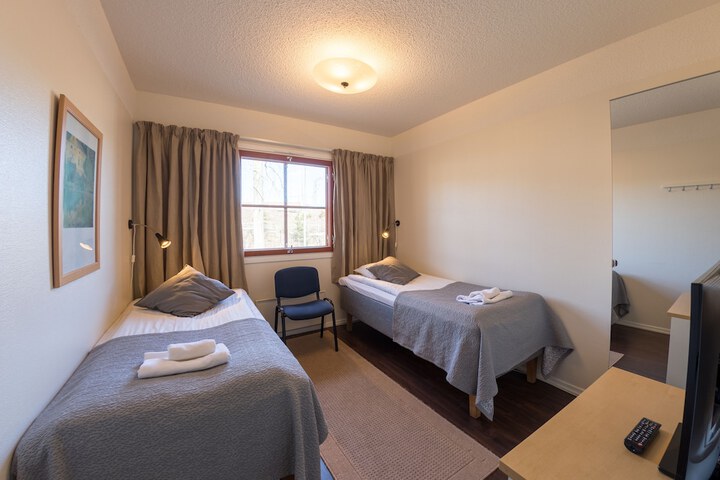 Room 2 of 49