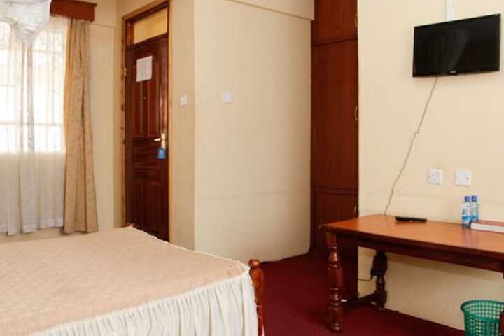 Room 7 of 30