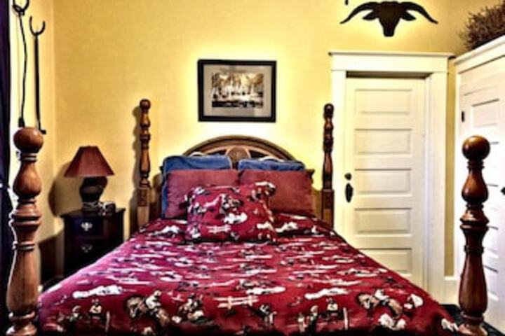 Room 37 of 135