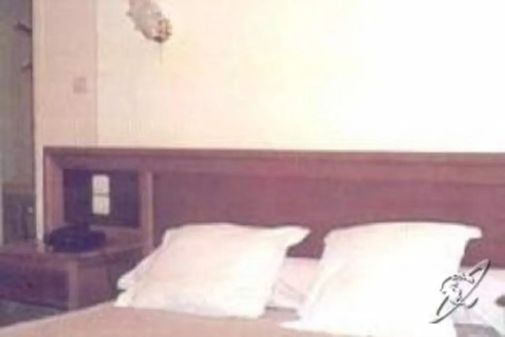 Room 2 of 11