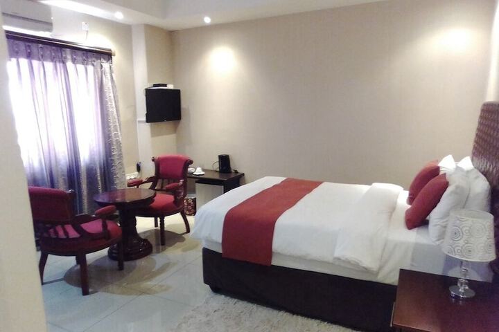 Room 14 of 22