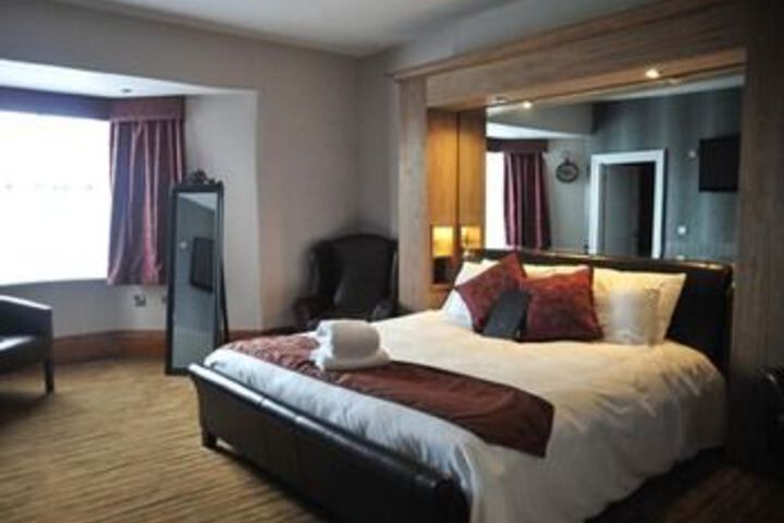 Room 5 of 20