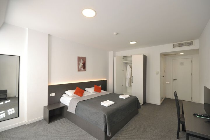 Room 35 of 41