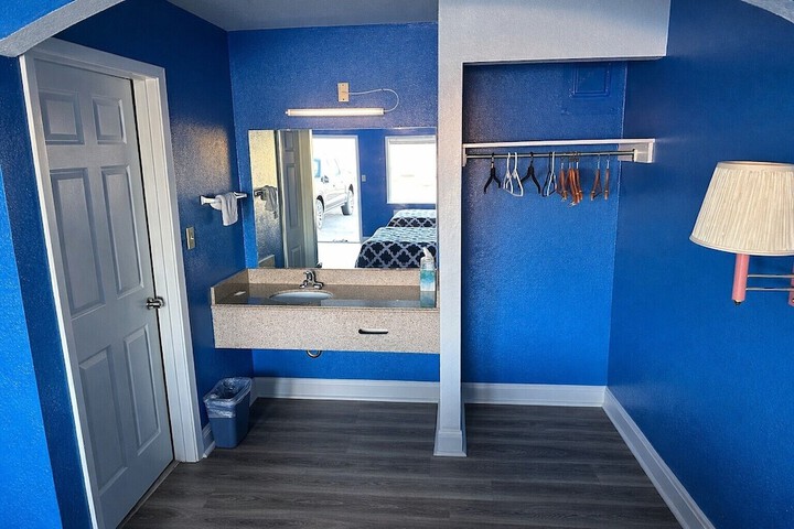 Room 8 of 42