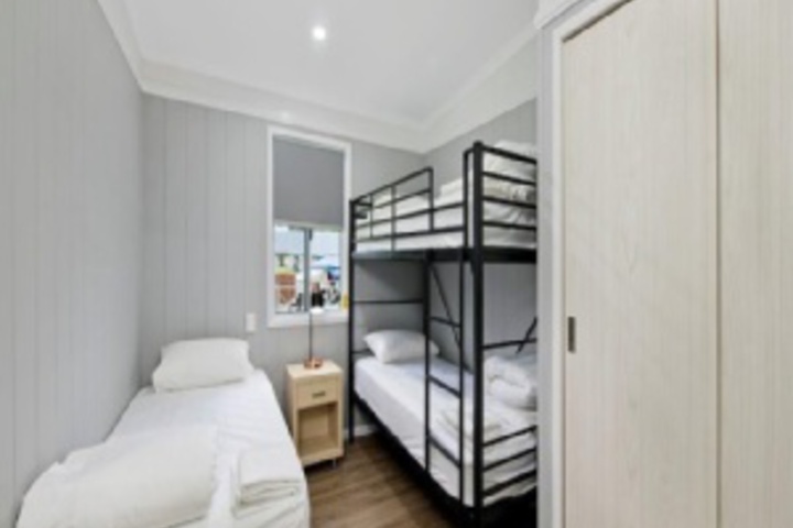 Room 333 of 792
