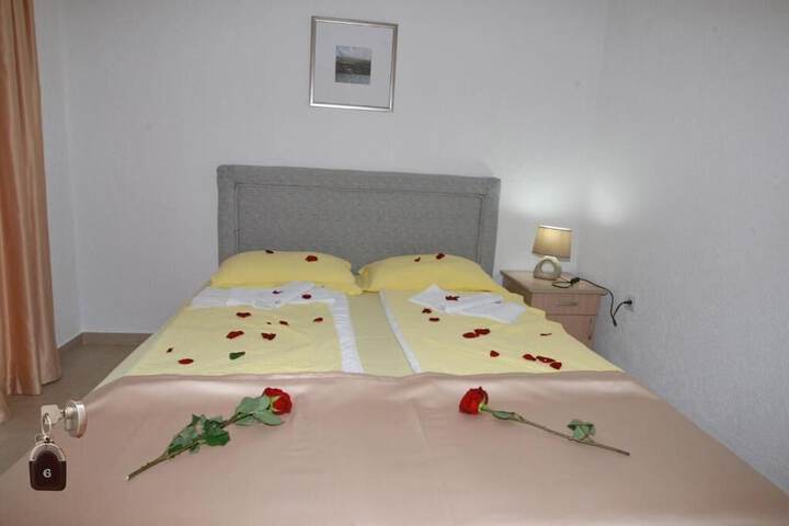 Room 26 of 65