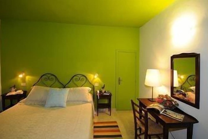 Room 14 of 34