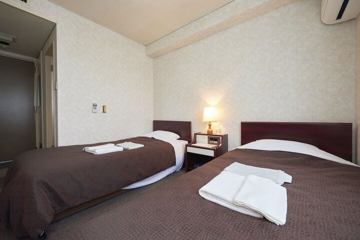 Room 10 of 47