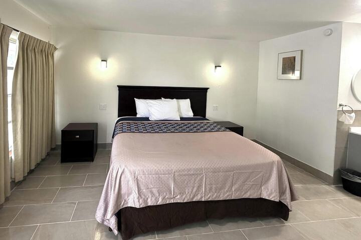 Room 7 of 20