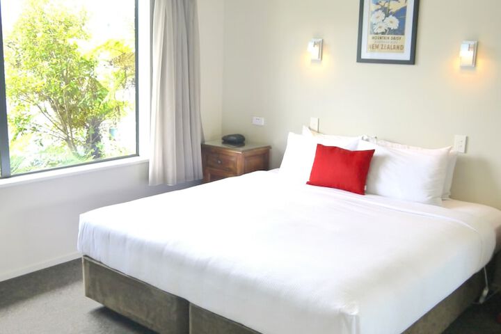 Room 52 of 188