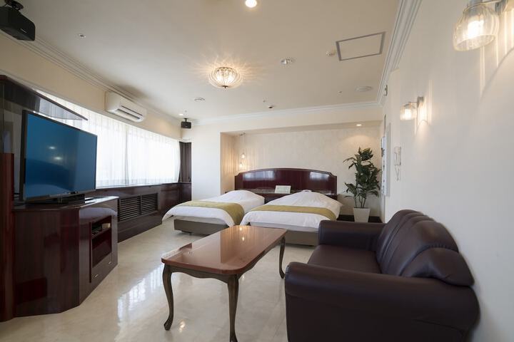 Room 10 of 63