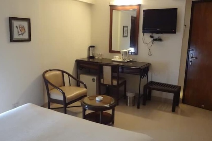 Room 12 of 43