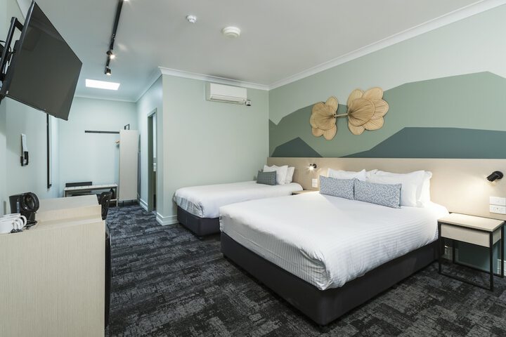 Room 15 of 43
