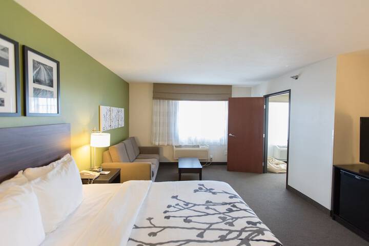 1 King Bed (43 of 50)