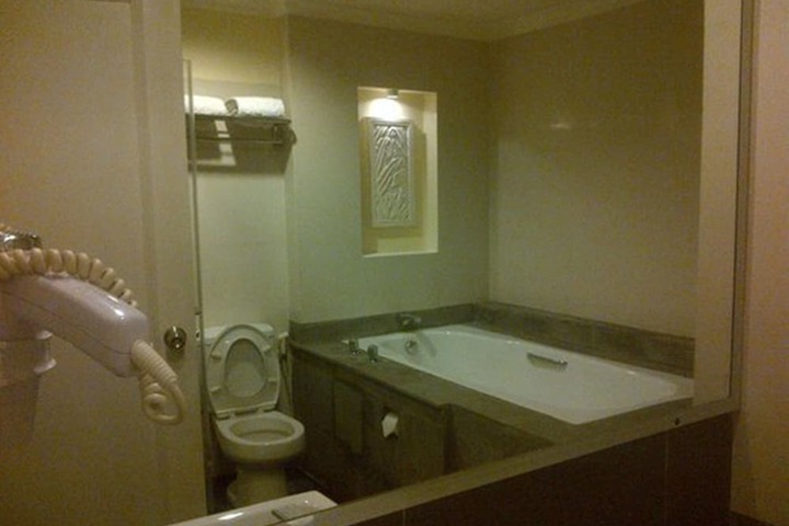 Clean Restrooms