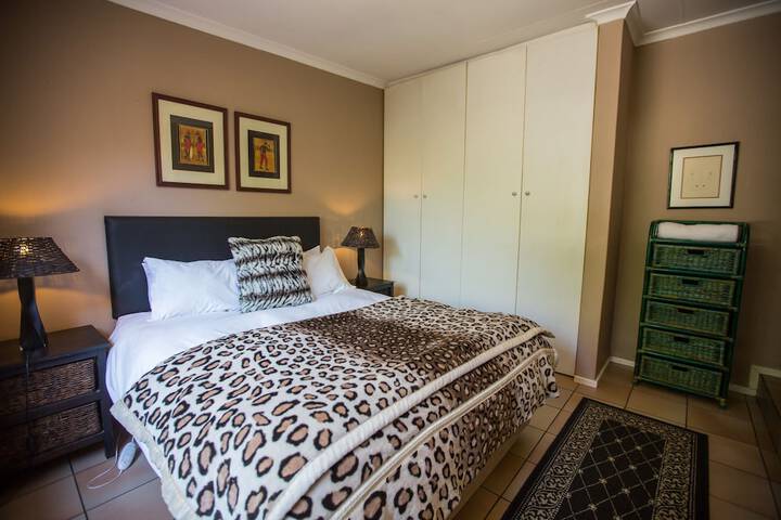 Room 4 of 93
