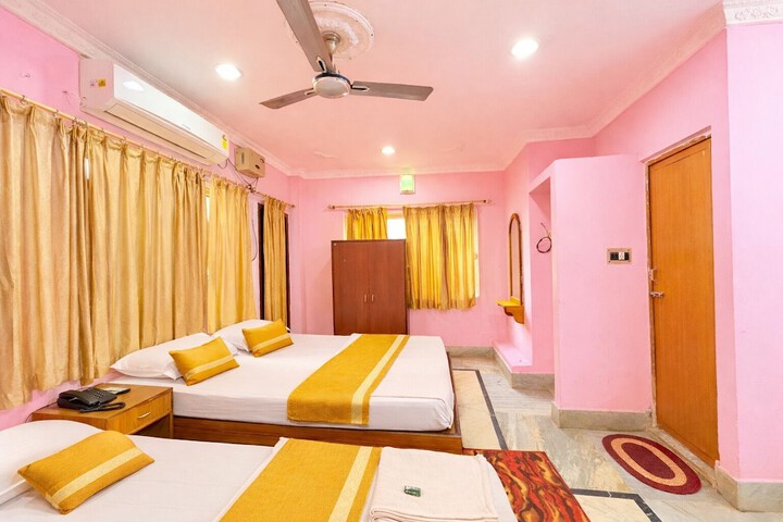 Room 8 of 16