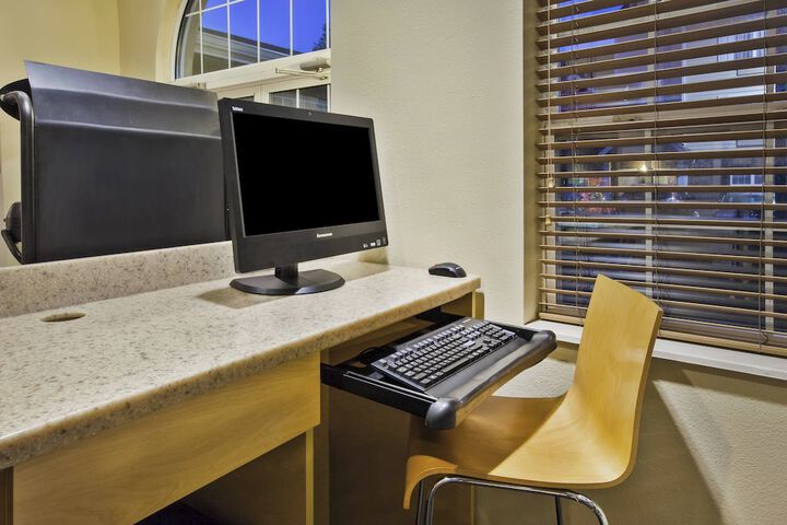 Business Center 27 of 30