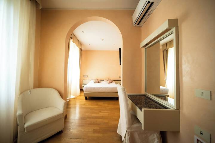 Room 35 of 93