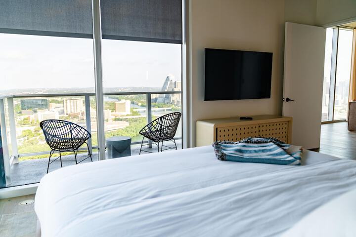 Room 14 of 860