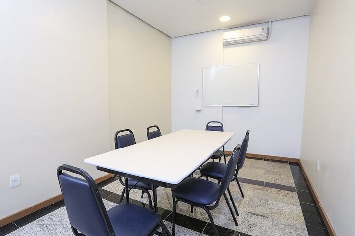Business Center 31 of 34