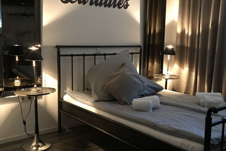 Room 6 of 54