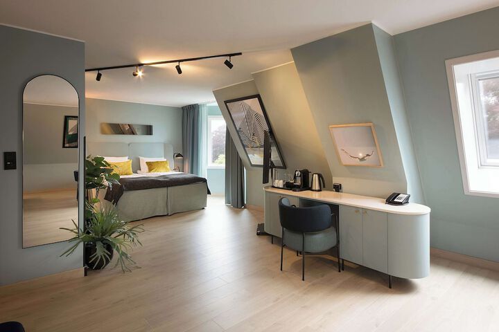 Room 12 of 34