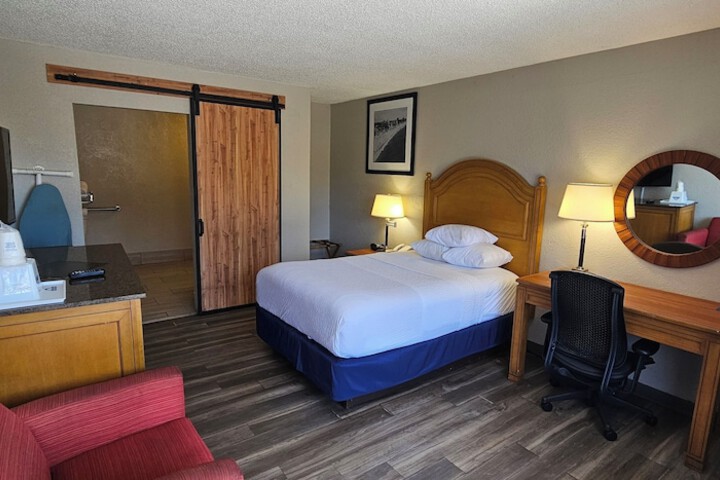Room 19 of 47