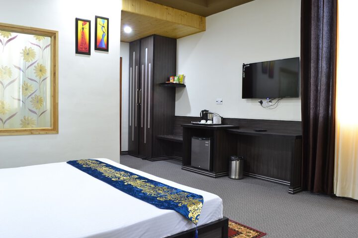 Room 5 of 42