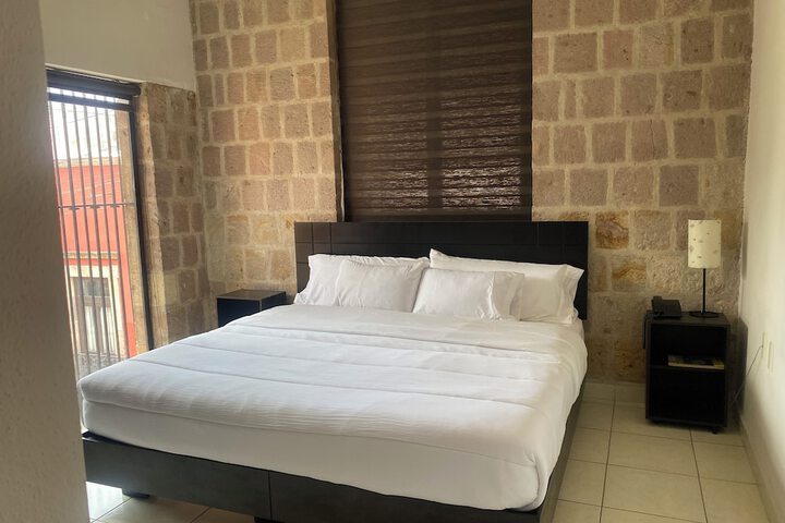 Room 8 of 17