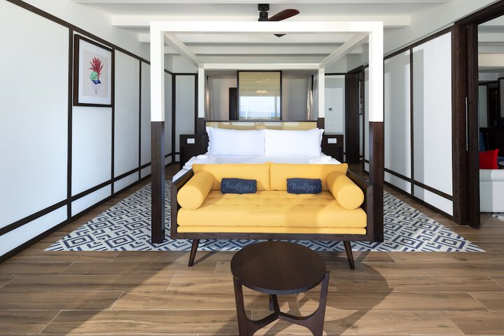 Room 28 of 95