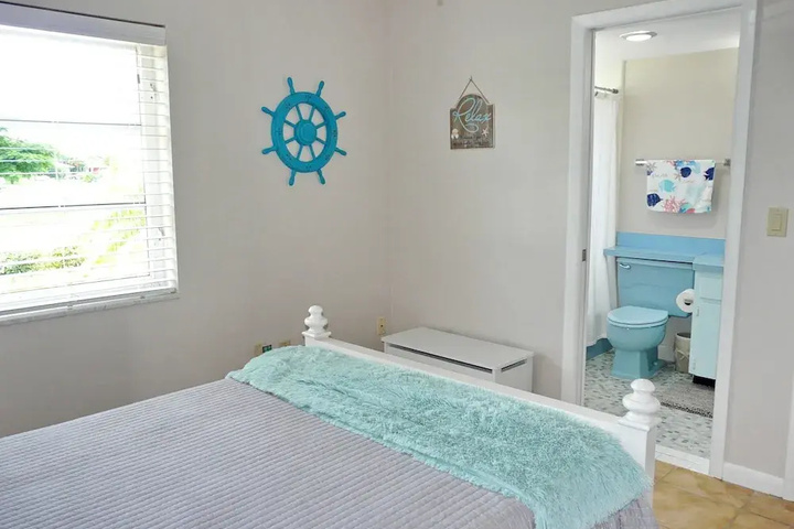 Room 5 of 17