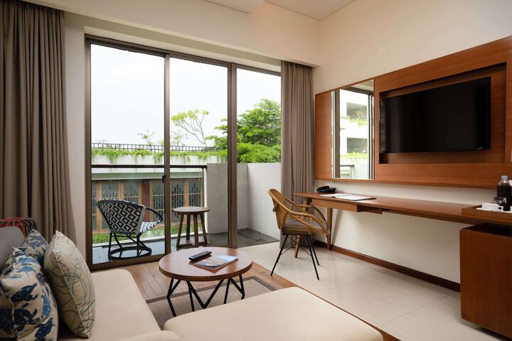 Room 12 of 153