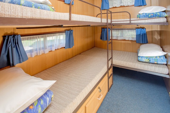 Room 8 of 65