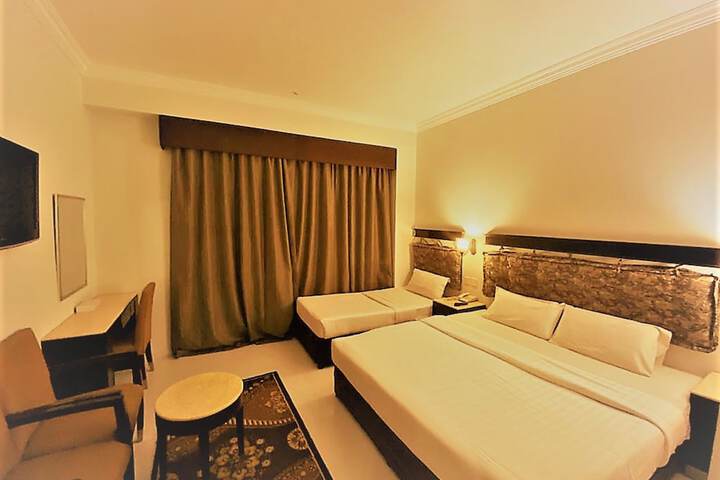Room 20 of 39